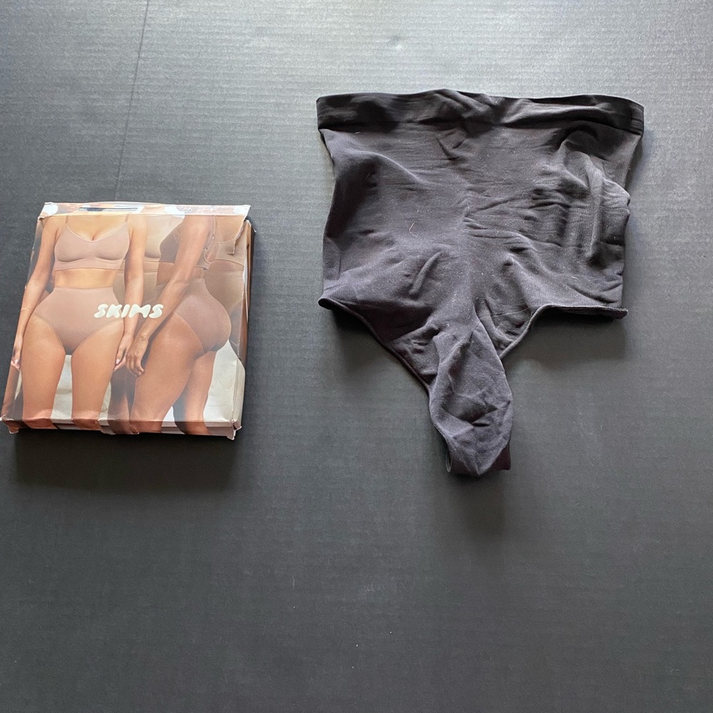 NWOT SKIMS shapewear